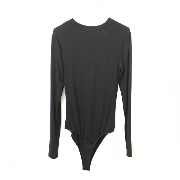 Kendall + Kylie Black Cross Over Button Bodysuit - Picture 4 of 6